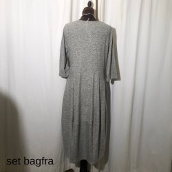 Thing Design kjole i opkradset viscose lys gr