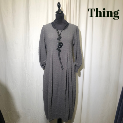 Thing design kjole i jaquard vvning jord-gr