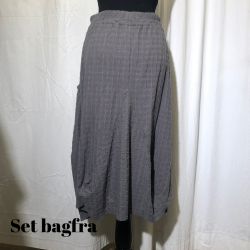 Thing design nederdel med lommer i jaquard vvning jord-gr