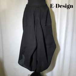 2025 E-Design vandfalds nederdel i crepet hr/bomuld Sort
