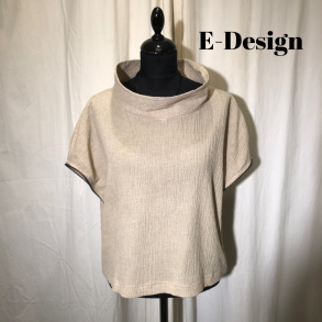 2025 E-Design top med lynls i vingerme crepet hr/bomuld sand