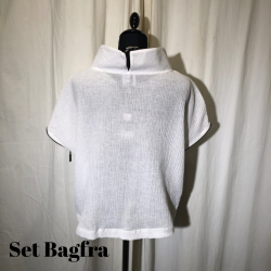 2025 E-Design top med lynls i vingerme crepet hr/bomuld hvid