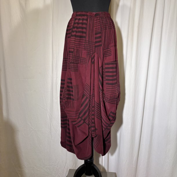 2025 Blu Berry vandfalds nederdel i babyfljs bourgogne grafisk