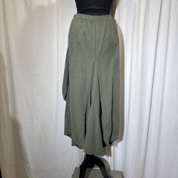 2025 Blue Berry vandfalds nederdel i babyfljl lys army