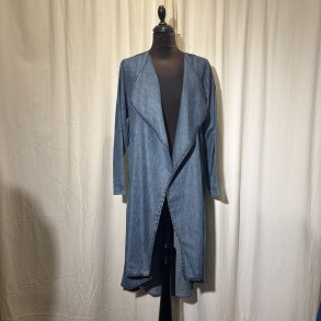 2026 Blue Berry design tencel jakke lang med flap krave i demin vask