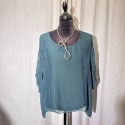 2026 Silke/Viscose klassisk bred bluse med indertop flaskegr�n