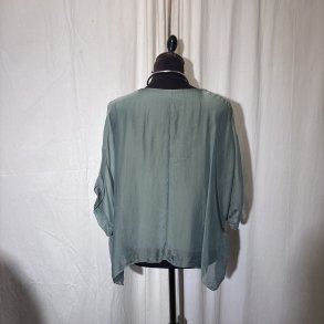 2026 Silke/Viscose klassisk bred bluse med indertop bl�/gr�n