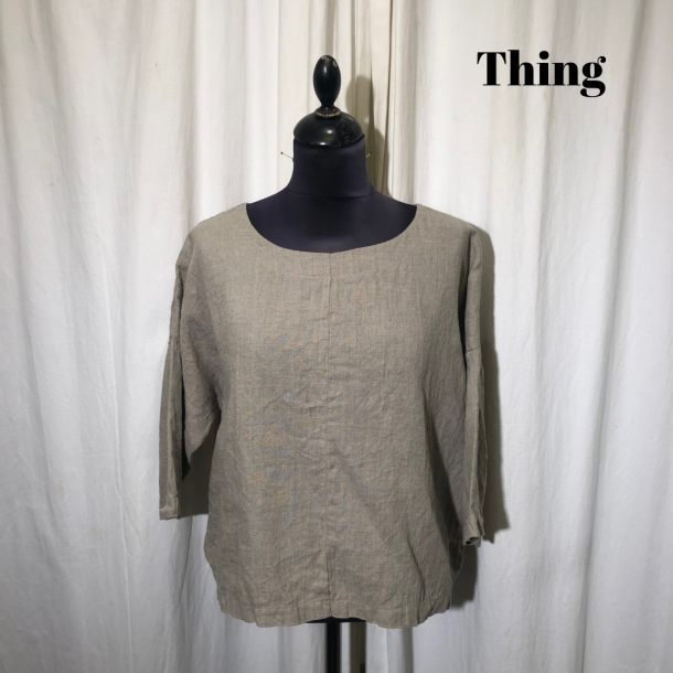 2024 Thing design hrbluse med vidde sand