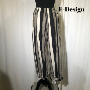 E-Design buks med asymetrisk afslutning i ben stribet kit/sort/mell