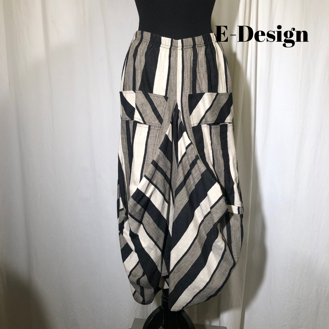 2024 EDesign vandfals nederdel stribet kit/sort/mell. Nederdele