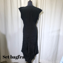 2025 E-Design crinkle vandfalds kjole med bindebnd sort