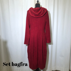 Thing design kjole med krave i opkradset viscose Rd