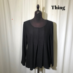 Thing design bluse med lg i opkradset viscose Sort