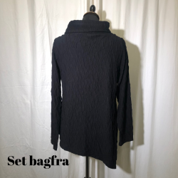 E-Design Skr bluse med twistet krave i strukturstof sort