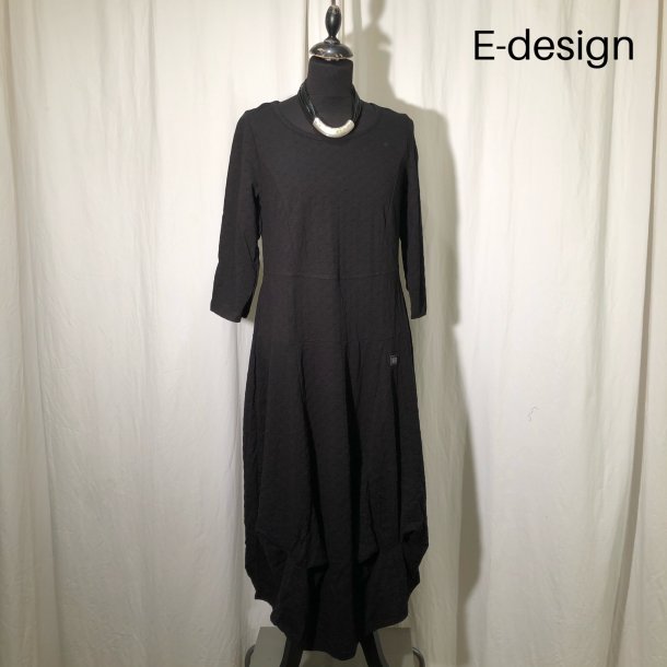 E-Design kjole med 3/4 rme sort
